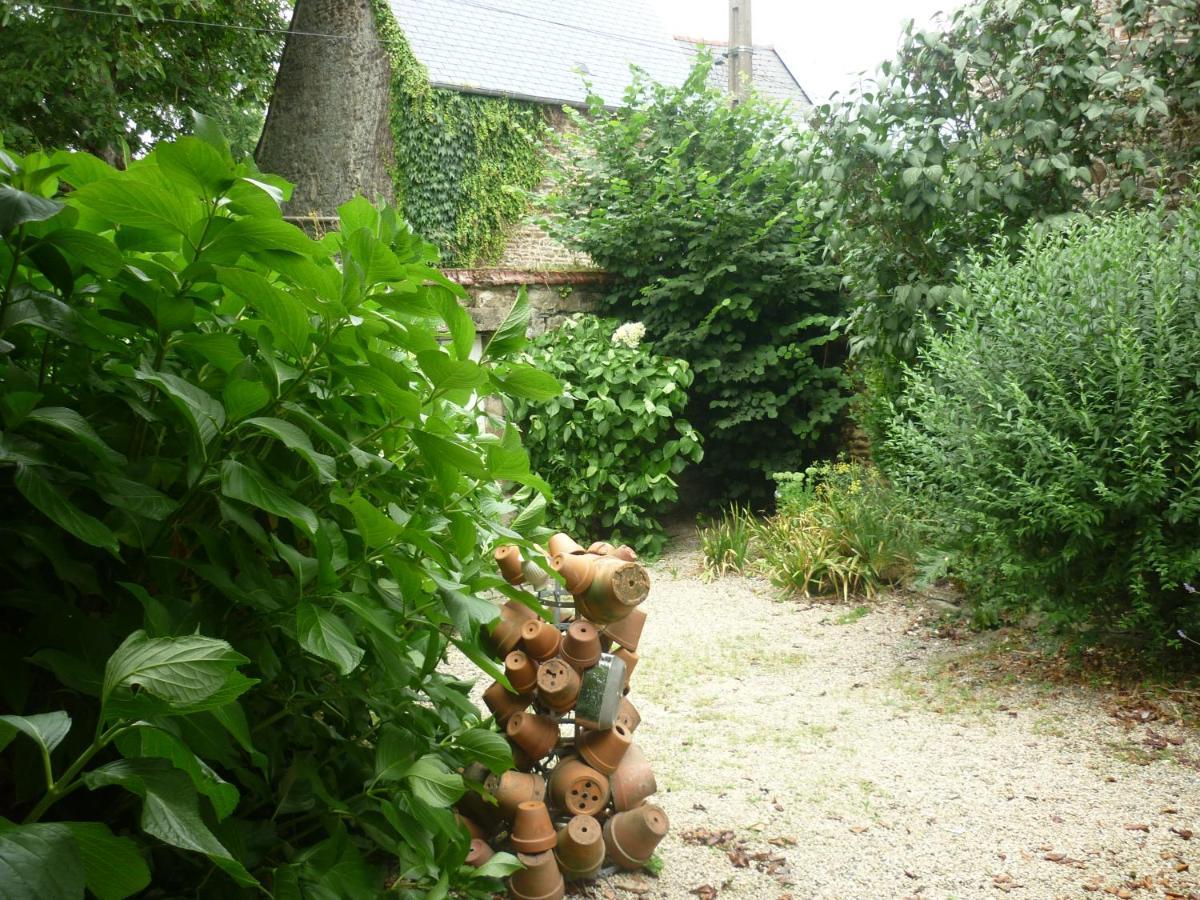 Bed and Breakfast La Maison de Claire à Val-Couesnon Extérieur photo