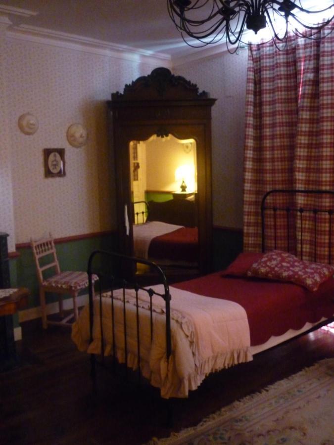 La Maison de Claire Val-Couesnon Extérieur photo