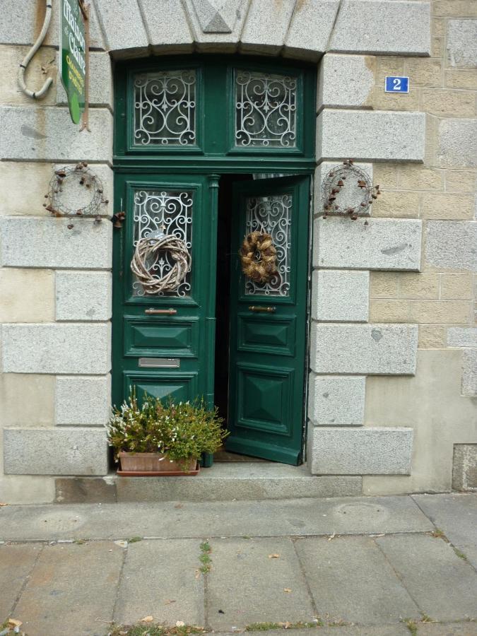 Bed and Breakfast La Maison de Claire à Val-Couesnon Extérieur photo